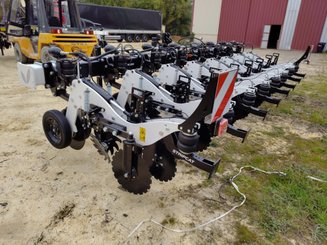 No-till seed drill Agrisem Strip-Cat II porté Repliable