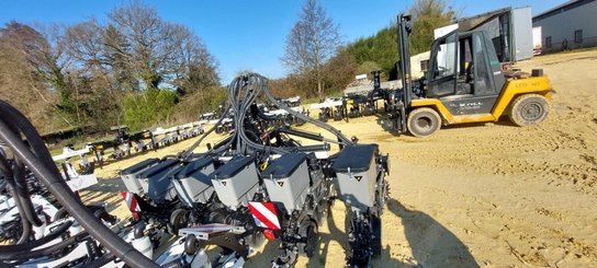 Precision seeder Agrisem CHEF traîné Repliable