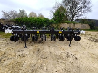 No-till seed drill Agrisem Strip-Cat II porté Repliable