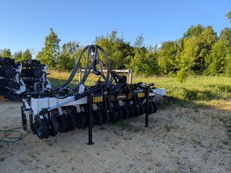 No-till seed drill Agrisem Strip-Cat II porté Repliable