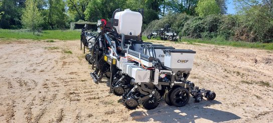 Precision seeder Agrisem CHEF traîné Repliable