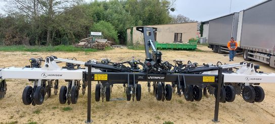 No-till seed drill Agrisem Strip-Cat II porté Repliable