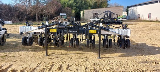 No-till seed drill Agrisem Strip-Cat II porté Repliable