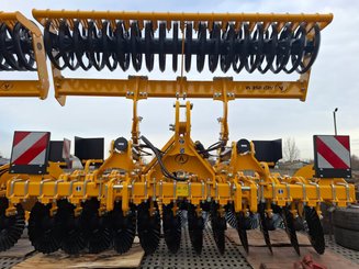 Disc stubble cultivator Agrisem Disc-O-Mulch Gold porté Fixe
