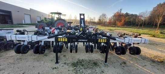 No-till seed drill Agrisem Strip-Cat II porté Repliable