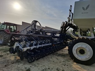 No-till seed drill Agrisem Strip-Cat II traîné Repliable