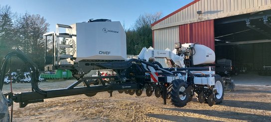 Precision seeder Agrisem CHEF traîné Repliable