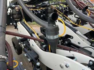 No-till seed drill Agrisem Strip-Cat II traîné Repliable