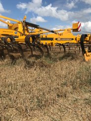 Tined stubble cultivator Agrisem Vibromulch porté Repliable