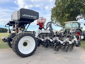 No-till seed drill Agrisem Strip-Cat II traîné Repliable