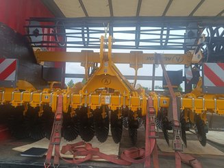 Disc stubble cultivator Agrisem Disc-O-Mulch Gold porté Fixe