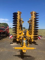 Disc stubble cultivator Agrisem Disc-O-Mulch Gold traîné Repliable