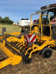 Disc stubble cultivator Agrisem Disc-O-Mulch Gold porté Fixe