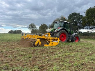 Disc stubble cultivator Agrisem Disc-O-Mulch Gold porté Repliable