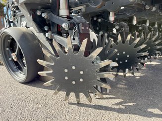 Precision seeder Agrisem CHEF porté Repliable