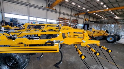 Tined stubble cultivator Agrisem Biomulch traîné Repliable