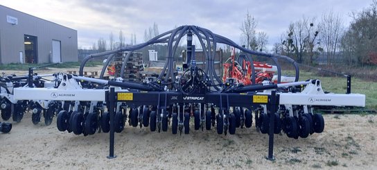 No-till seed drill Agrisem Strip-Cat II porté Repliable