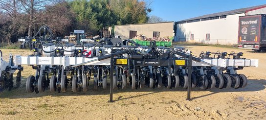 No-till seed drill Agrisem Strip-Cat II porté Repliable