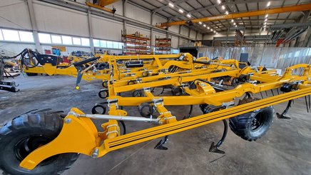Tined stubble cultivator Agrisem Biomulch traîné Repliable
