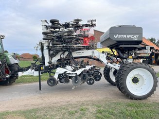 No-till seed drill Agrisem Strip-Cat II traîné Repliable