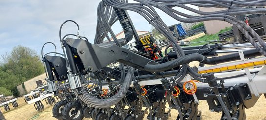 Precision seeder Agrisem CHEF traîné Repliable