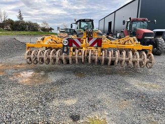 Disc stubble cultivator Agrisem Disc-O-Mulch Gold traîné Repliable
