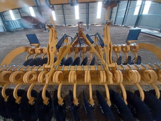 Disc stubble cultivator Agrisem Disc-O-Mulch Gold porté Fixe