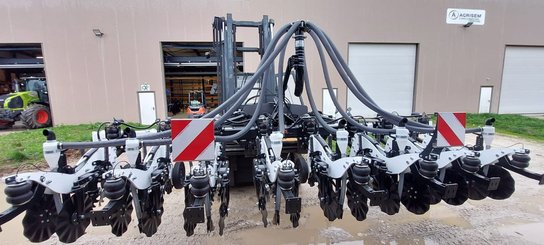 No-till seed drill Agrisem Strip-Cat II porté Repliable