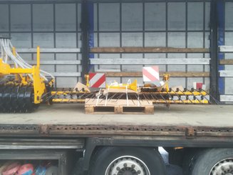 Conventional-till seed drill Agrisem Multi-Tillage porté Repliable