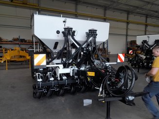 No-till seed drill Agrisem mBOSS Rétractable