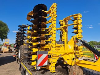 Disc stubble cultivator Agrisem Disc-O-Mulch Gold traîné Repliable