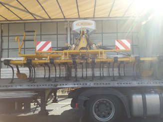 Tined stubble cultivator Agrisem Vibromulch porté Repliable