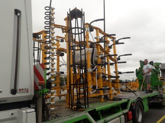 Tined stubble cultivator Agrisem Vibromulch porté Repliable