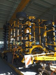 Tined stubble cultivator Agrisem Vibromulch traîné Repliable