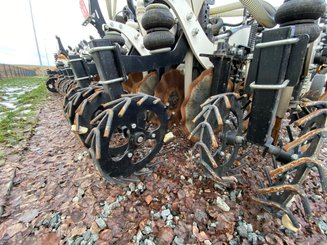 No-till seed drill Agrisem Strip-Cat II porté Repliable