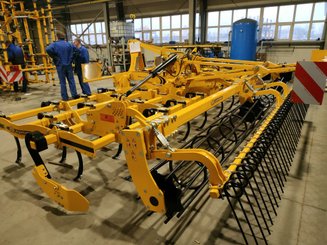 Tined stubble cultivator Agrisem Vibromulch porté Repliable