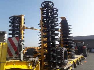 Disc stubble cultivator Agrisem Disc-O-Mulch Gold traîné Repliable