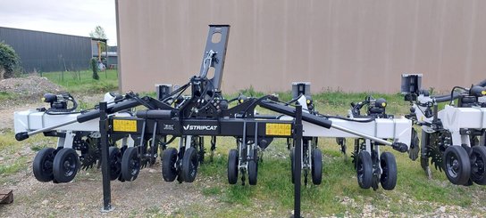 No-till seed drill Agrisem Strip-Cat II porté Repliable