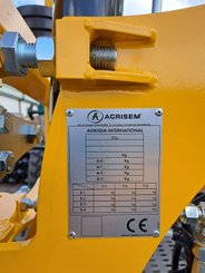 Tined stubble cultivator Agrisem Vibromulch traîné Repliable