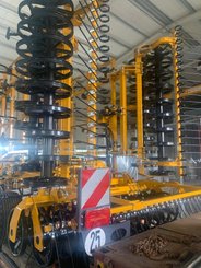 Tined stubble cultivator Agrisem Vibromulch traîné Repliable