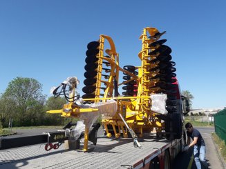 Disc stubble cultivator Agrisem Disc-O-Mulch Série R traîné Repliable