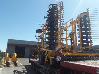 Tined stubble cultivator Agrisem Vibromulch traîné Repliable