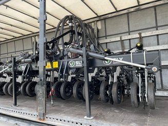 No-till seed drill Agrisem Strip-Cat II porté Repliable