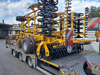 Tined stubble cultivator Agrisem Vibromulch traîné Repliable