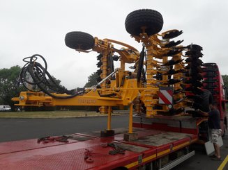 Stubble cultivator Agrisem Maximulch Série 3 traîné Repliable