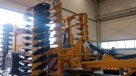 Disc stubble cultivator Agrisem Disc-O-Mulch Gold traîné Repliable