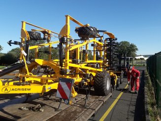 Tined stubble cultivator Agrisem Vibromulch traîné Repliable