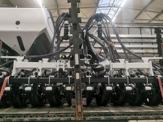 No-till seed drill Agrisem mBOSS Fixe