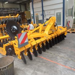 Disc stubble cultivator Agrisem Disc-O-Mulch Série R porté Fixe