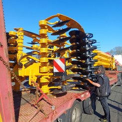 Disc stubble cultivator Agrisem Disc-O-Mulch Gold porté Repliable